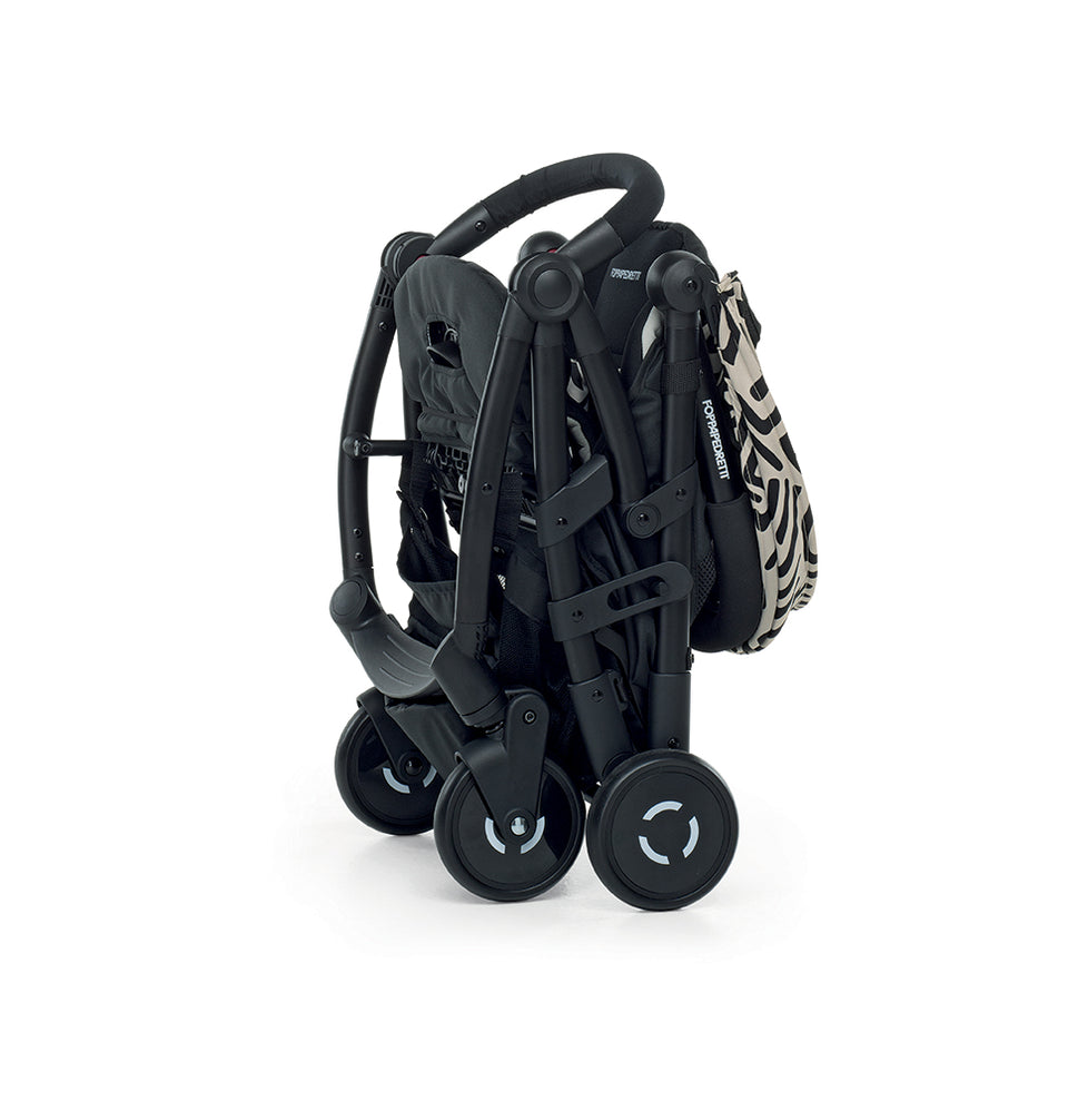 Boarding baby stroller - Optical -by Foppapedretti s lightweight, only 6.5kg and It can be easily folded up into the carrying bag, which is included.