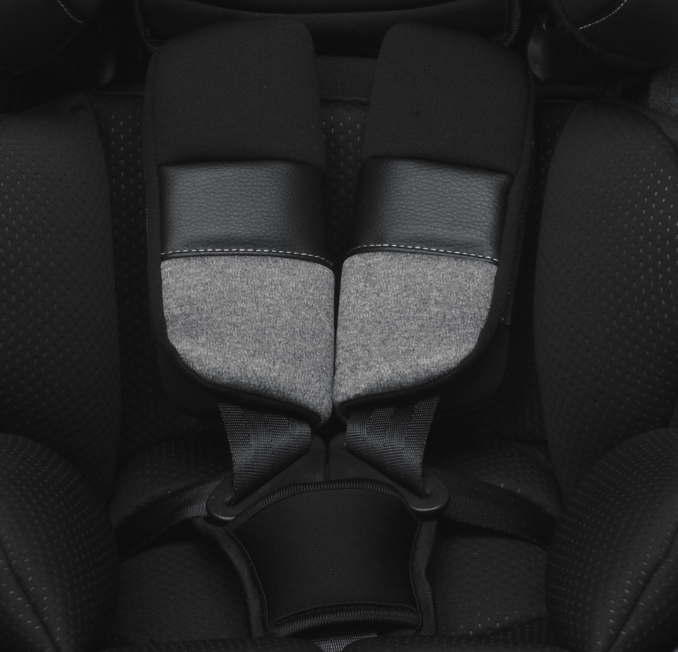 Carbon Colour FP360 carseat internal padding and ergonomic reducer